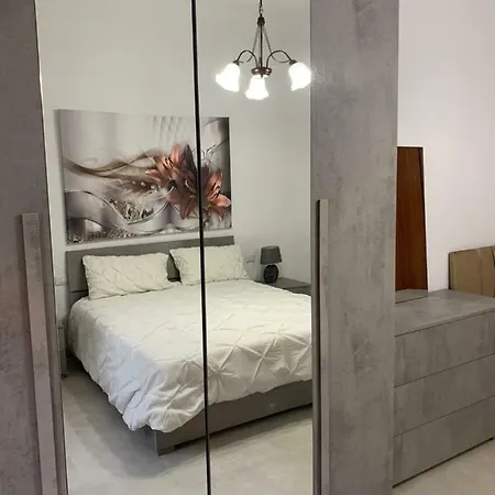 Max's House